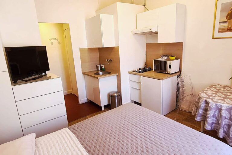 Studio Corail – appart'hôtel SeaYouSoon à Cannes, à 1 minute de la Croisette